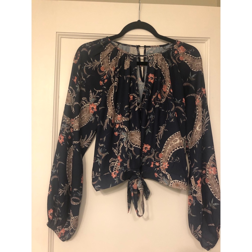 Long sleeve patterned blouse